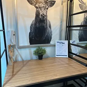 Guest house Air Residences Airbnb, Makati City