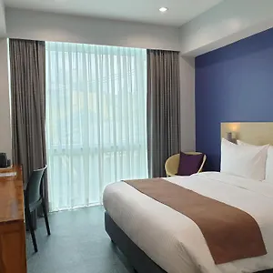 2* מלון Leez Makati