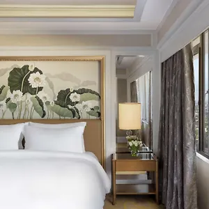 5* מלון Dusit Thani Manila